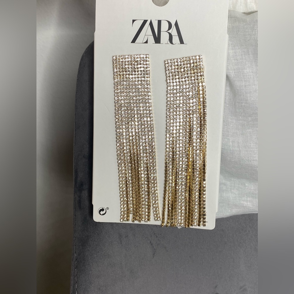 Zara Sparkled dropped earrings